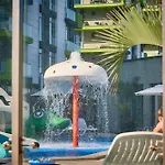 Ayo Pool & Mamaia Nord *