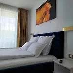Ayo Pool & Mamaia Nord شقة Năvodari