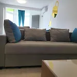 Ayo Pool & Mamaia Nord شقة