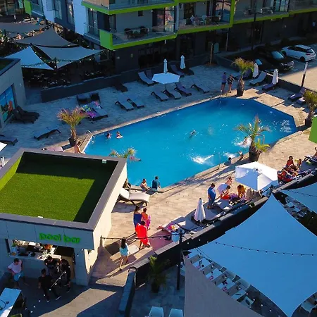 Ayo Pool & Mamaia Nord Navodari
