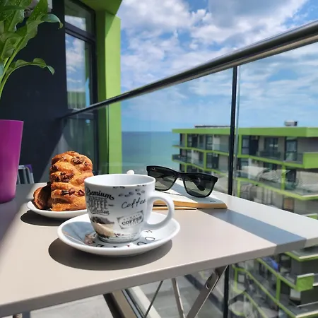 Apartment Ayo Pool & Mamaia Nord