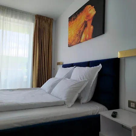 Ayo Pool & Mamaia Nord Apartment Navodari