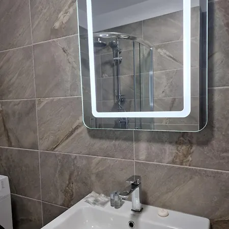Ayo Pool & Mamaia Nord Apartment