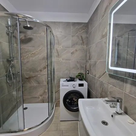 Ayo Pool & Mamaia Nord Apartment