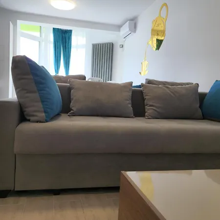 Ayo Pool & Mamaia Nord Apartment